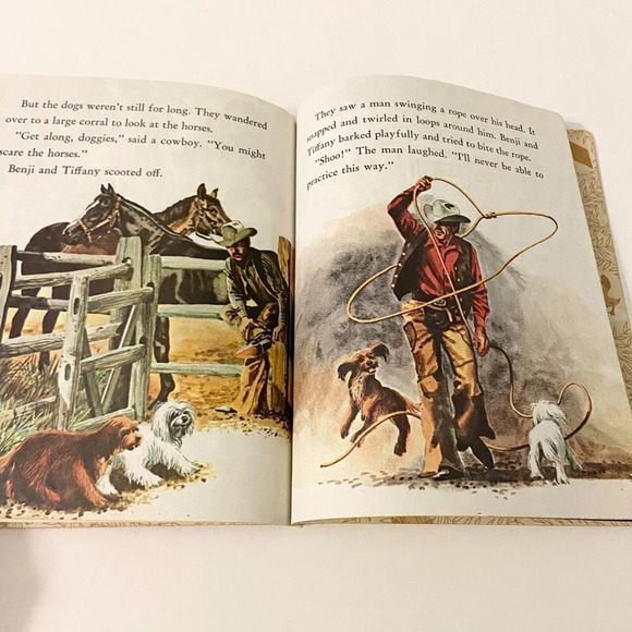 Vintage 1978 Joe Camps Benji Fastest Dog in the West Little Golden Book - Picture 12 of 16